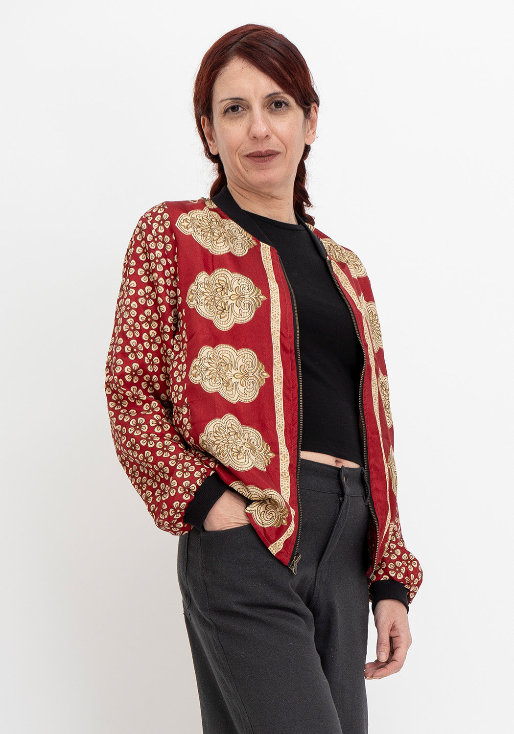 Purpur Erbe – Wende-Bomberjacke aus Vintage Sari