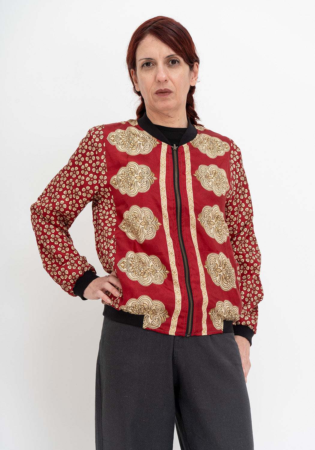 Purpur Erbe – Wende-Bomberjacke aus Vintage Sari