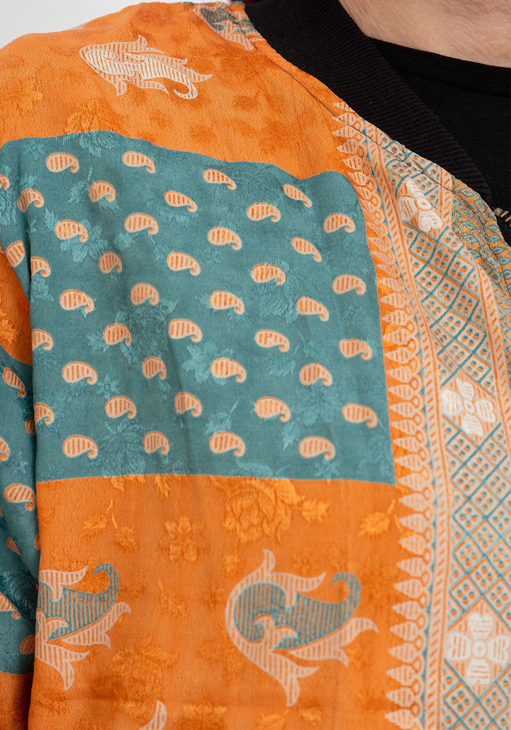 Sonnenuntergang Mosaik – Wendejacke aus Upcycling Sari