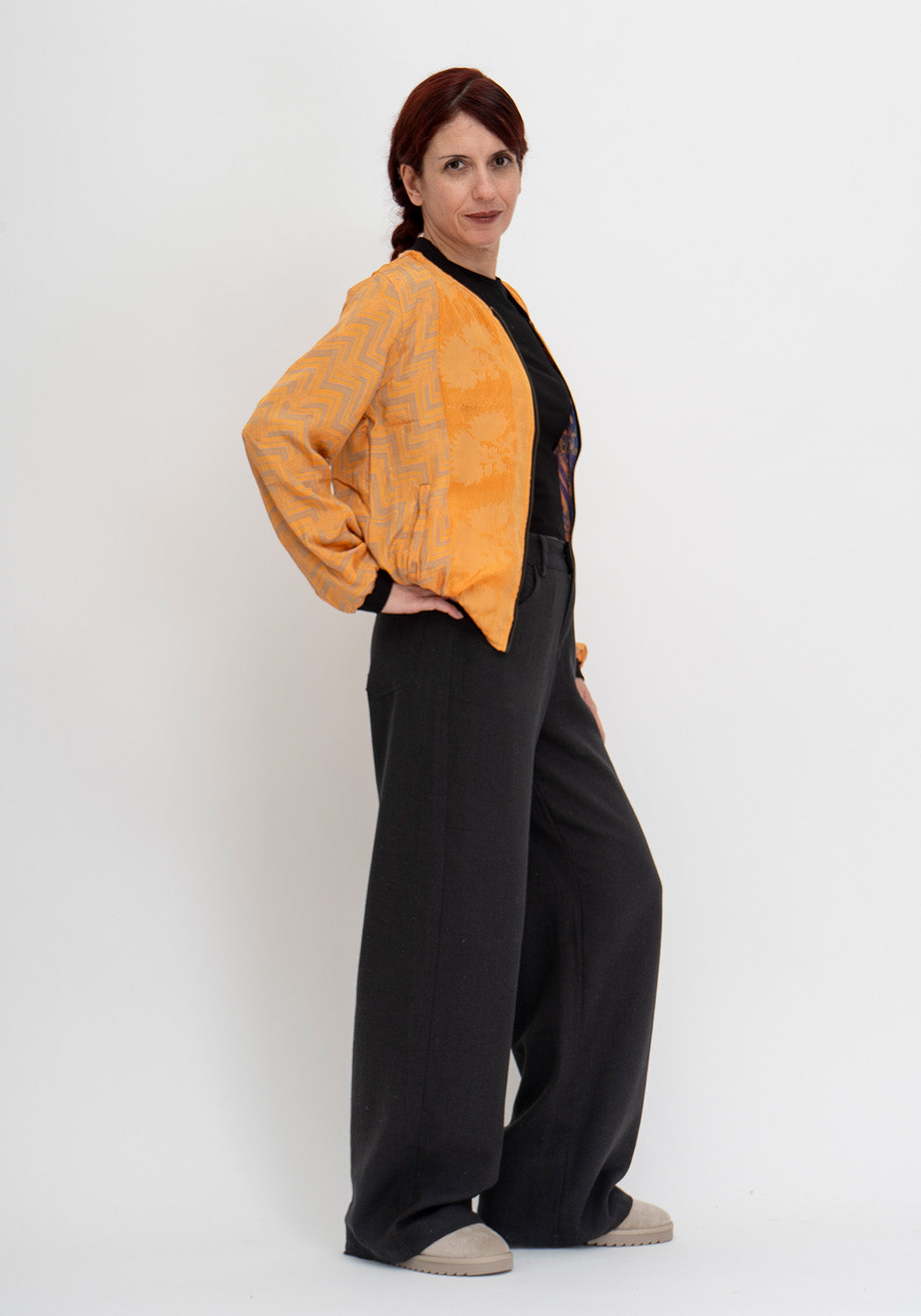 Bernstein Mirage – Wende-Bomberjacke aus Upcycling Sari