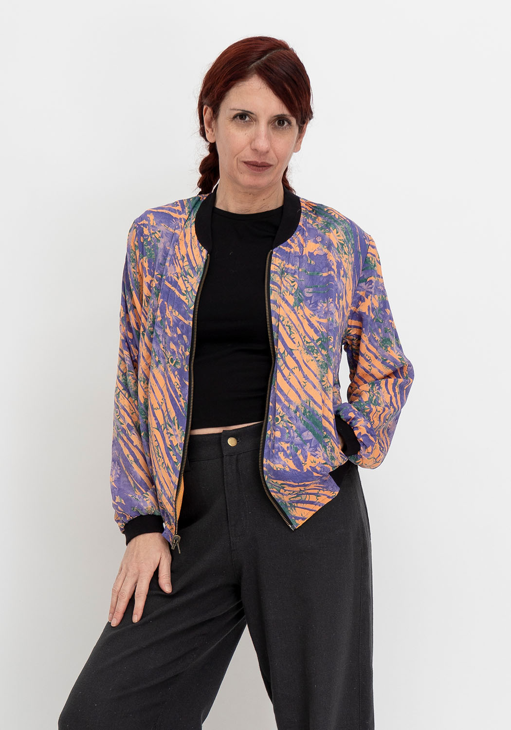 Bernstein Mirage – Wende-Bomberjacke aus Upcycling Sari