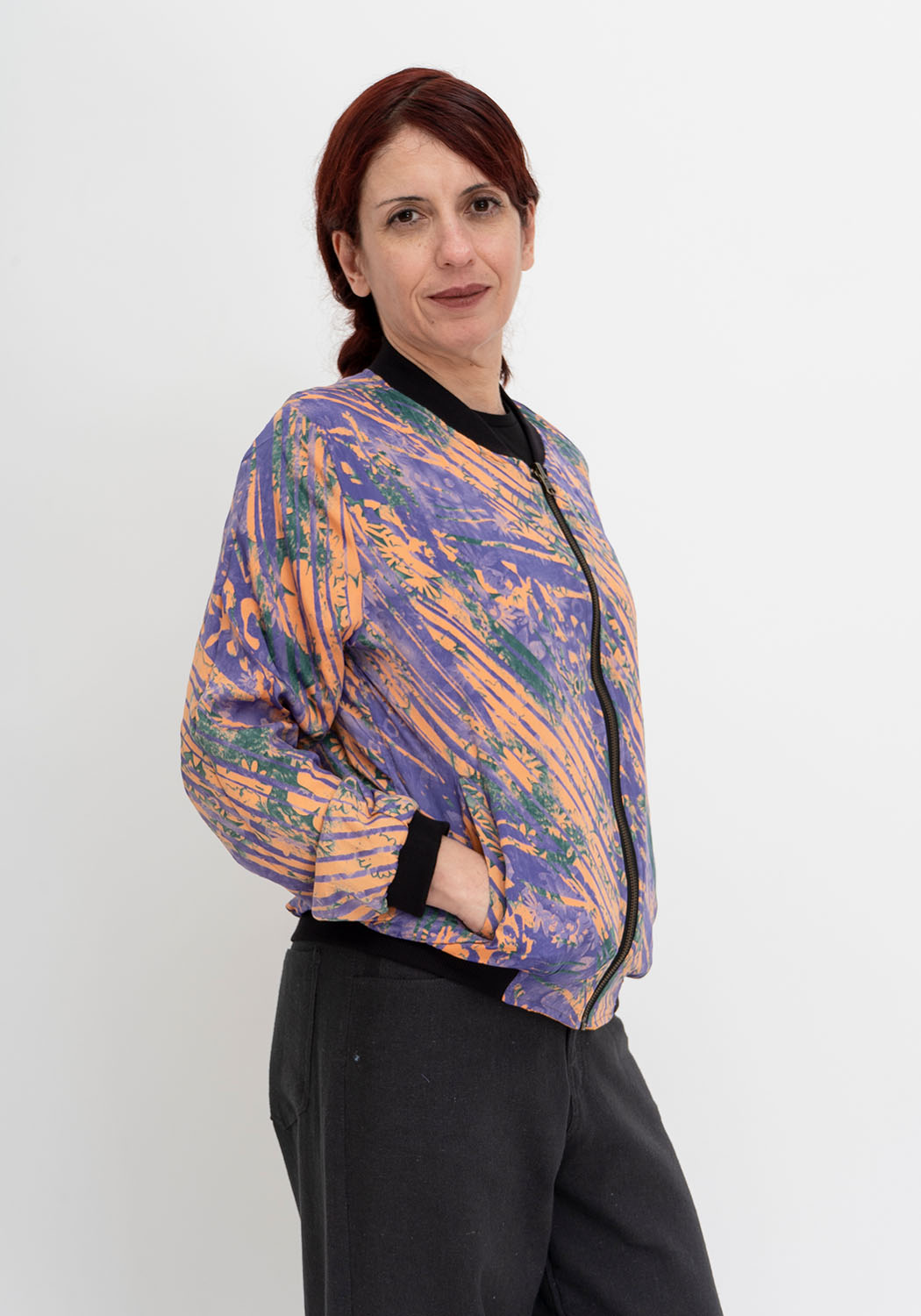 Bernstein Mirage – Wende-Bomberjacke aus Upcycling Sari