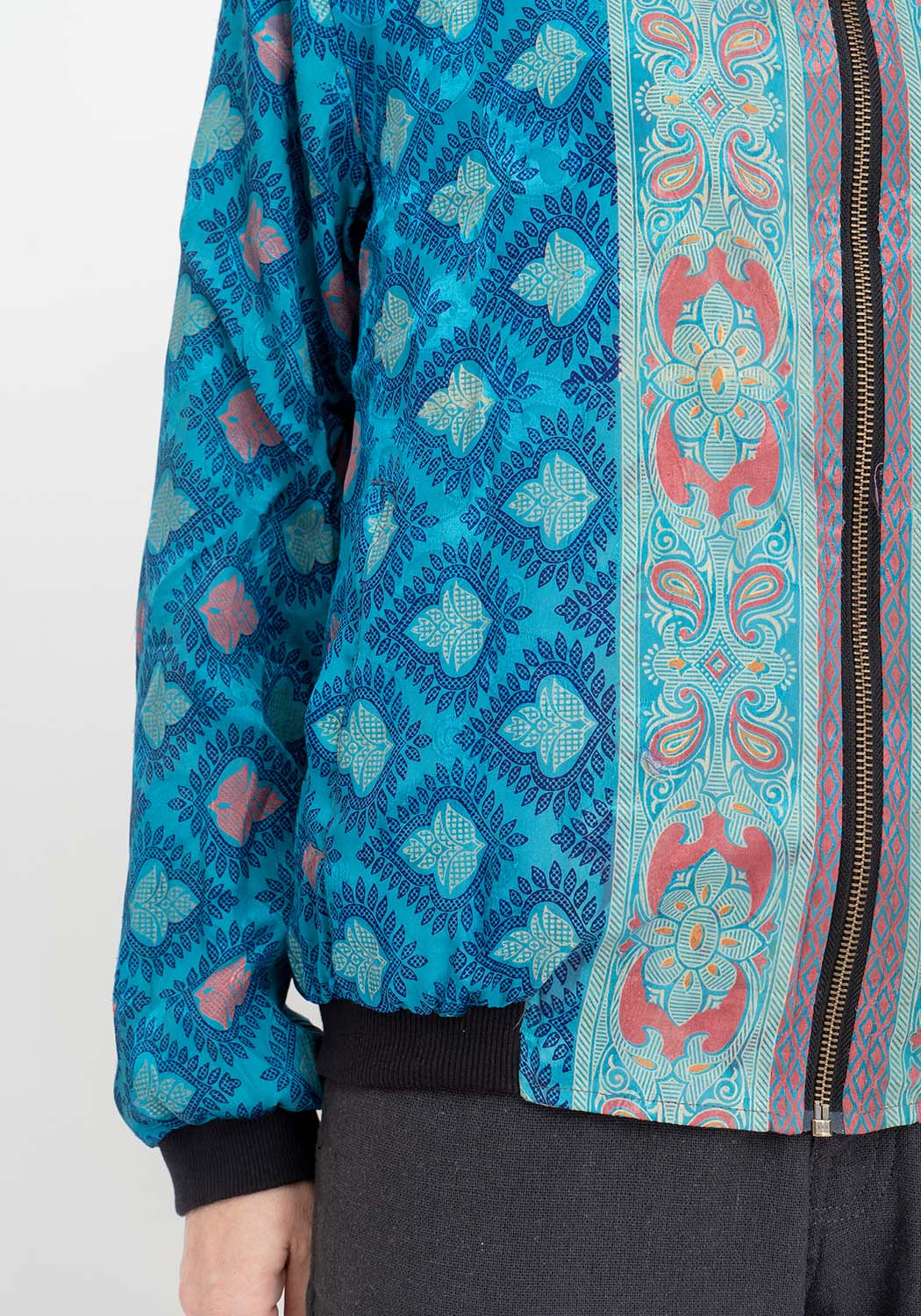 Azur Garten – Wende-Übergangsjacke aus Vintage Sari