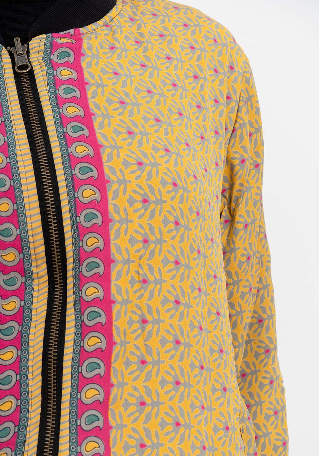 Gewürzroute – Wende-Bomberjacke aus Upcycling Sari
