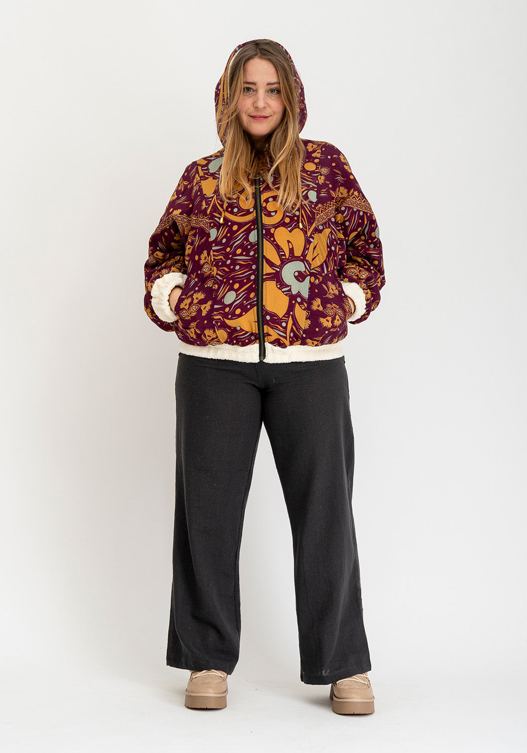Pflaumen-Sonnenrad – Oversize Wende-Sari-Jacke mit Teddy &amp; Kapuze