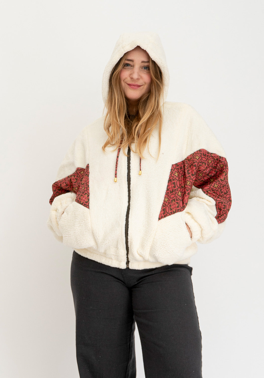 Rote Glyphen – Wende-Teddyjacke mit Kapuze (Oversize, Unisex)
