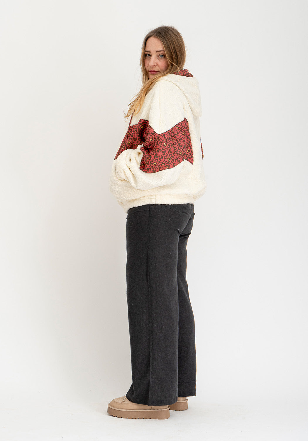 Rote Glyphen – Wende-Teddyjacke mit Kapuze (Oversize, Unisex)
