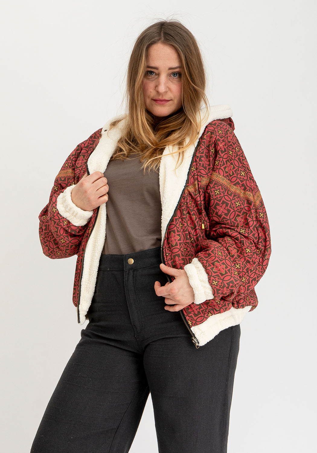 Rote Glyphen – Wende-Teddyjacke mit Kapuze (Oversize, Unisex)