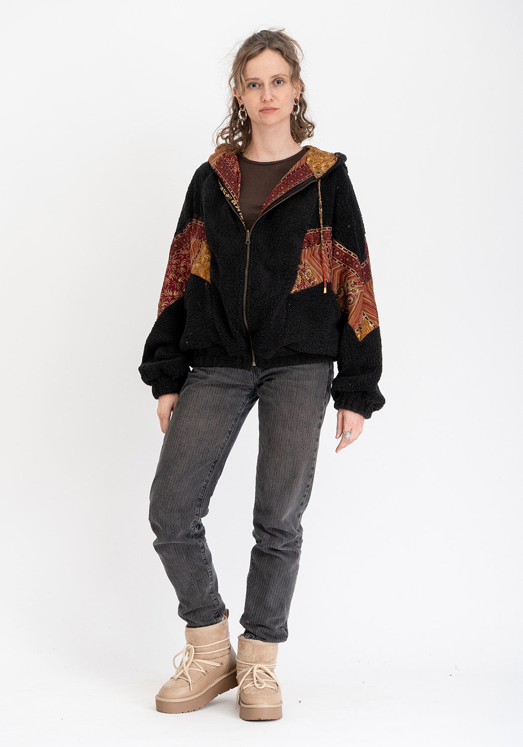 Schattengarten – Wendbare Sari-Jacke mit schwarzem Teddy