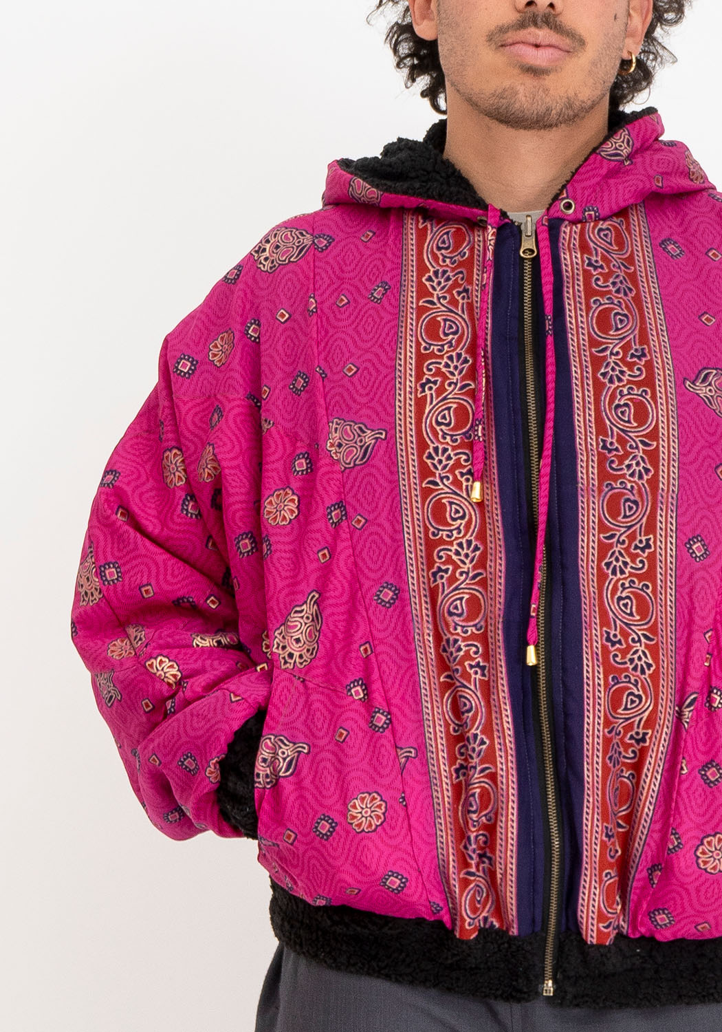 Urbaner Nomade – Oversize Wende-Sari-Jacke mit Teddy