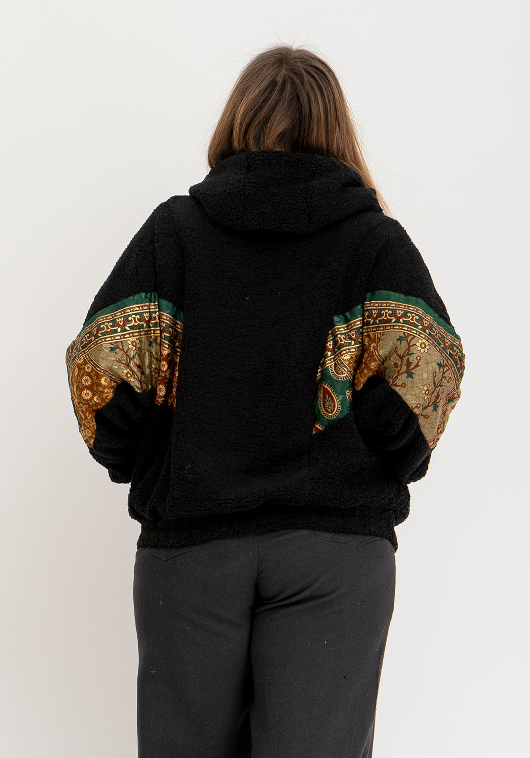 Eklipsen-Print – Wendbare Teddy- & Sari-Jacke in Schwarz