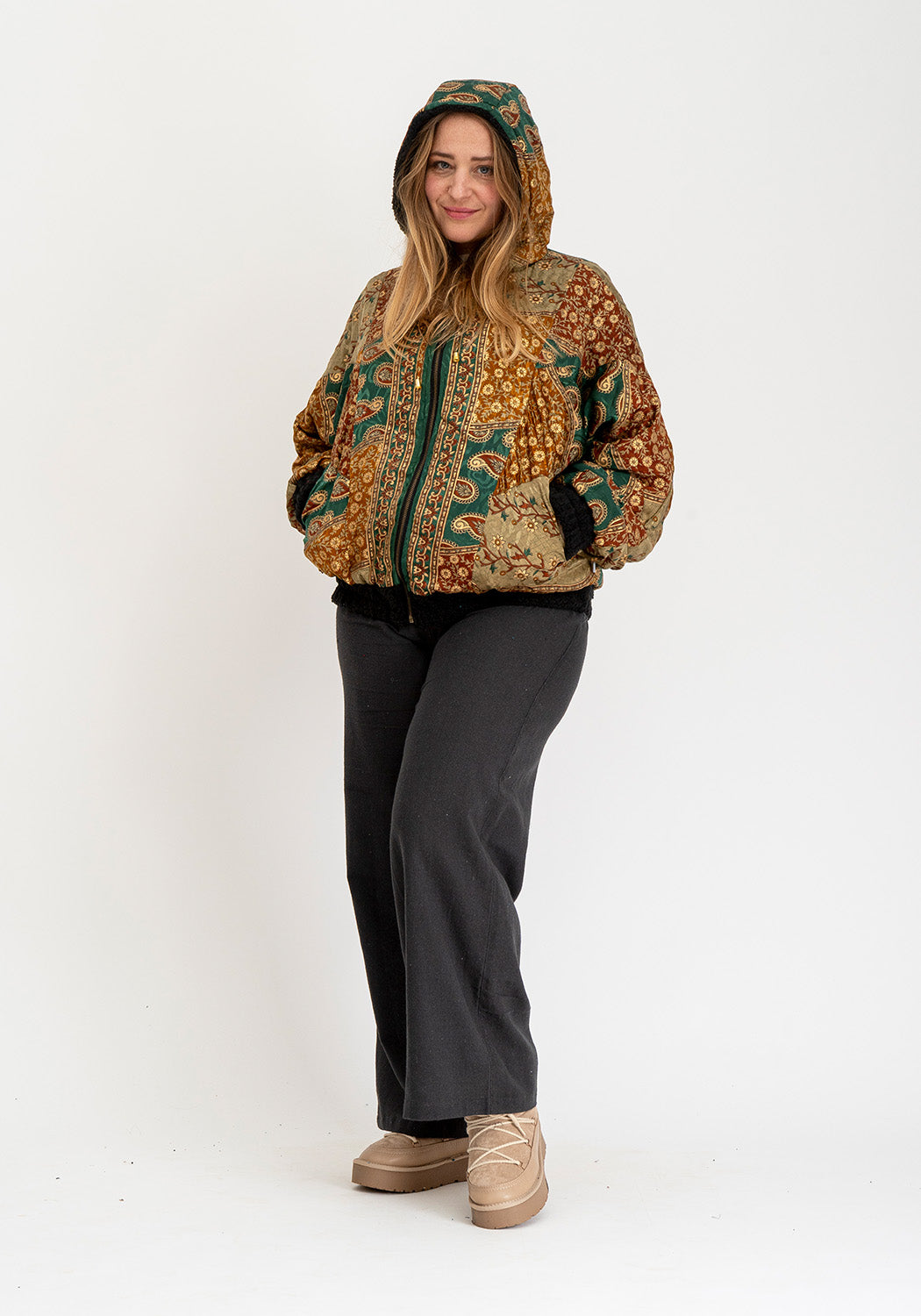 Eklipsen-Print – Wendbare Teddy- &amp; Sari-Jacke in Schwarz