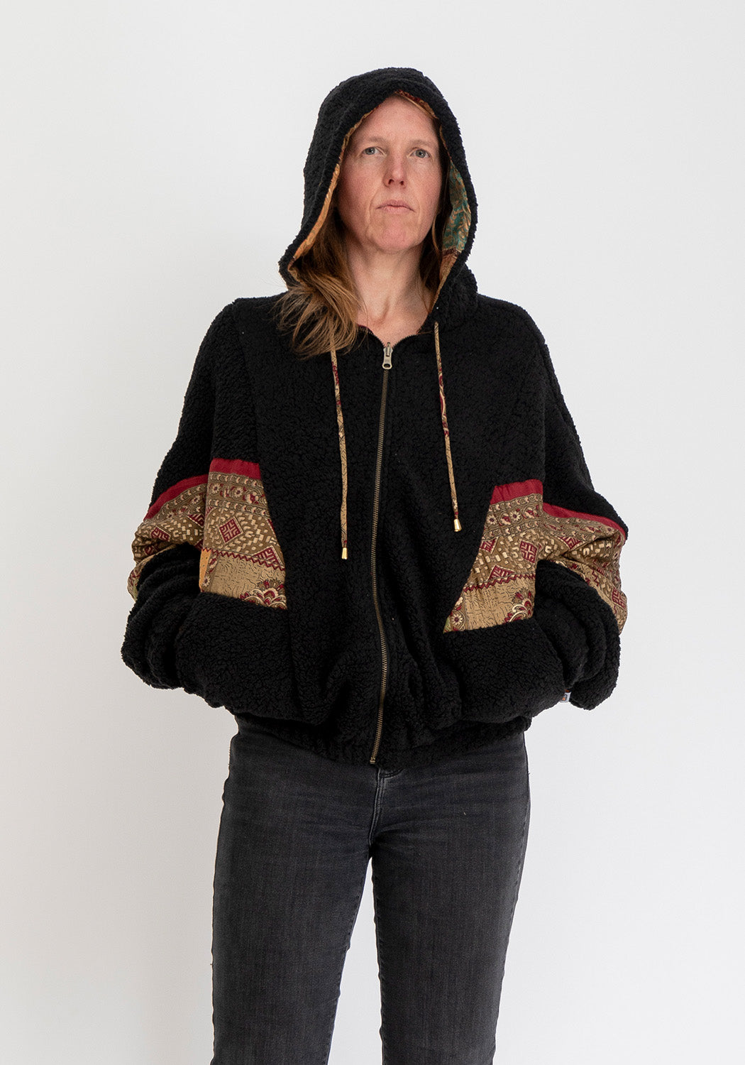 Schattenhandwerk – Oversize Wendejacke aus Teddy & Sari