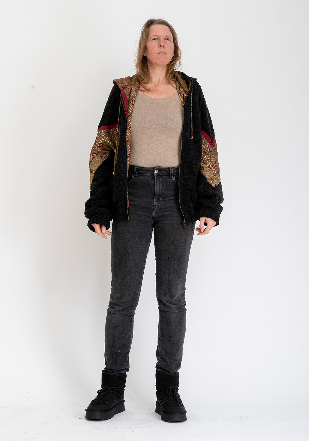 Schattenhandwerk – Oversize Wendejacke aus Teddy & Sari
