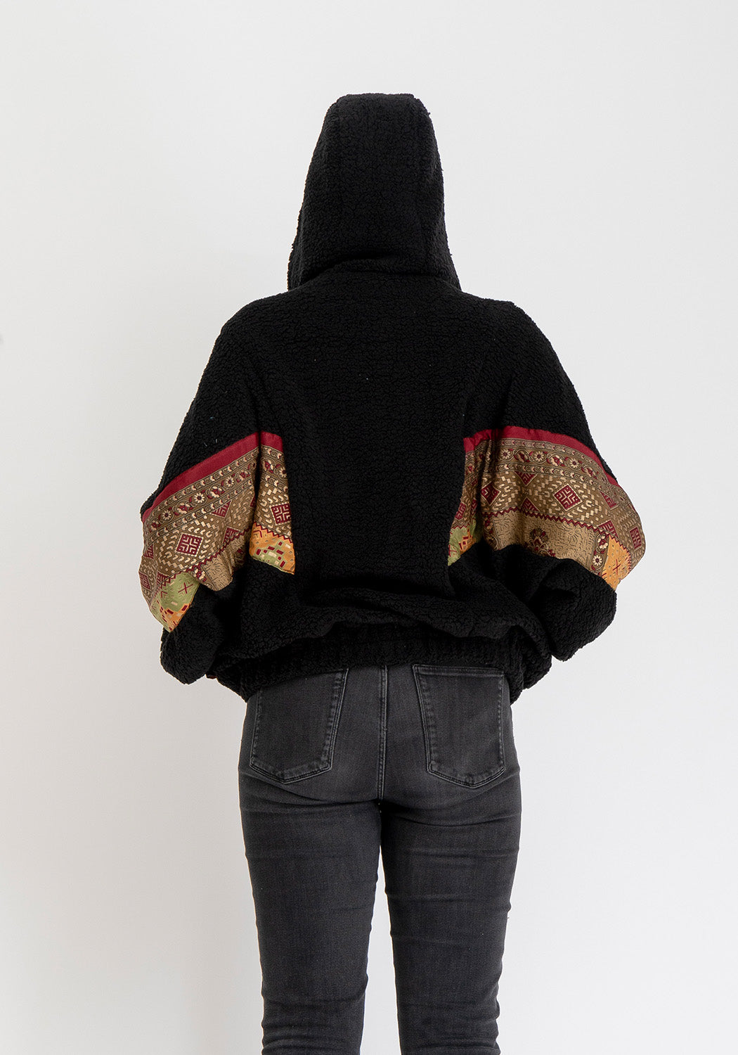 Schattenhandwerk – Oversize Wendejacke aus Teddy & Sari