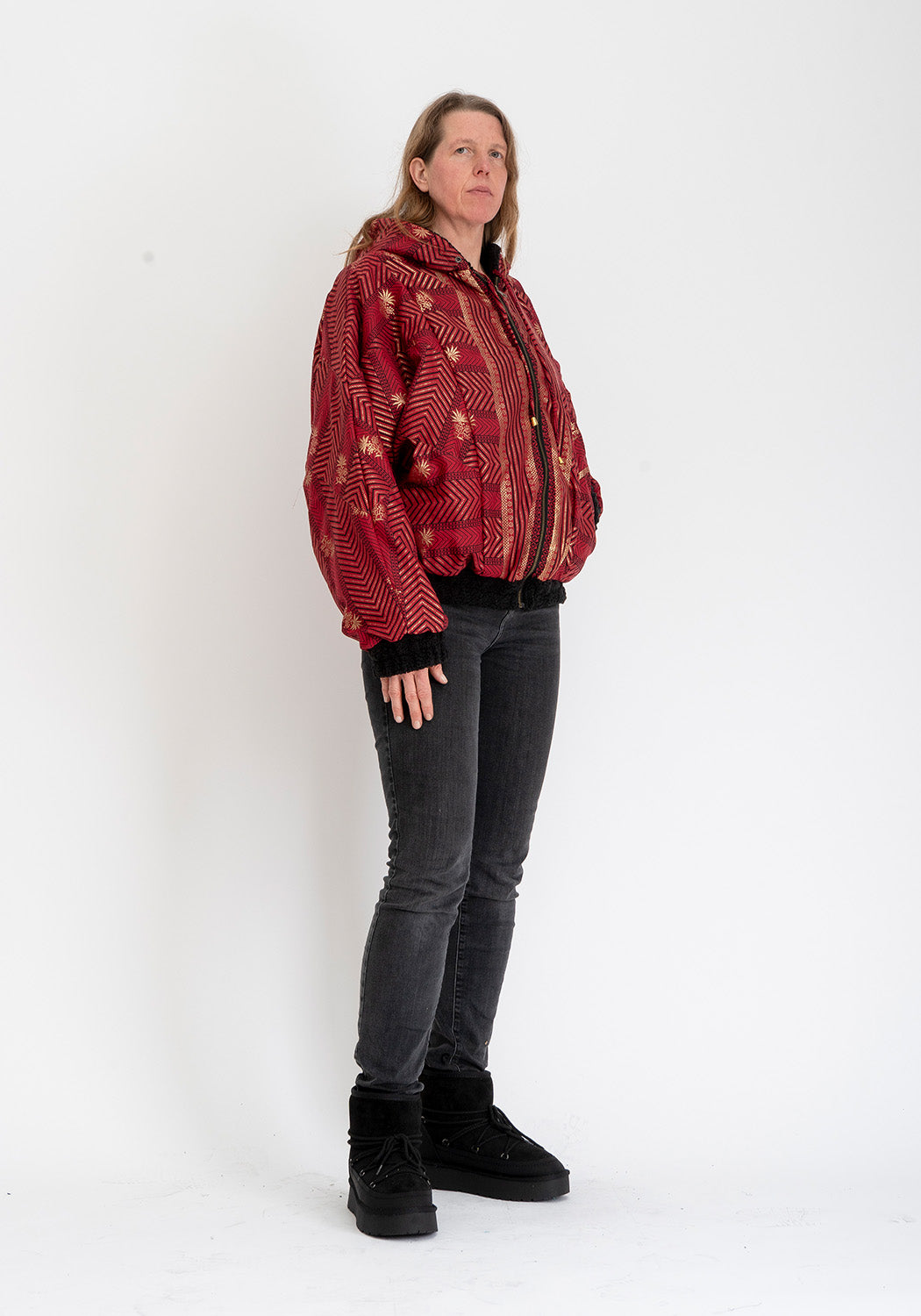 Schwarzes Echo – Oversize Wendejacke aus Teddy &amp; Sari