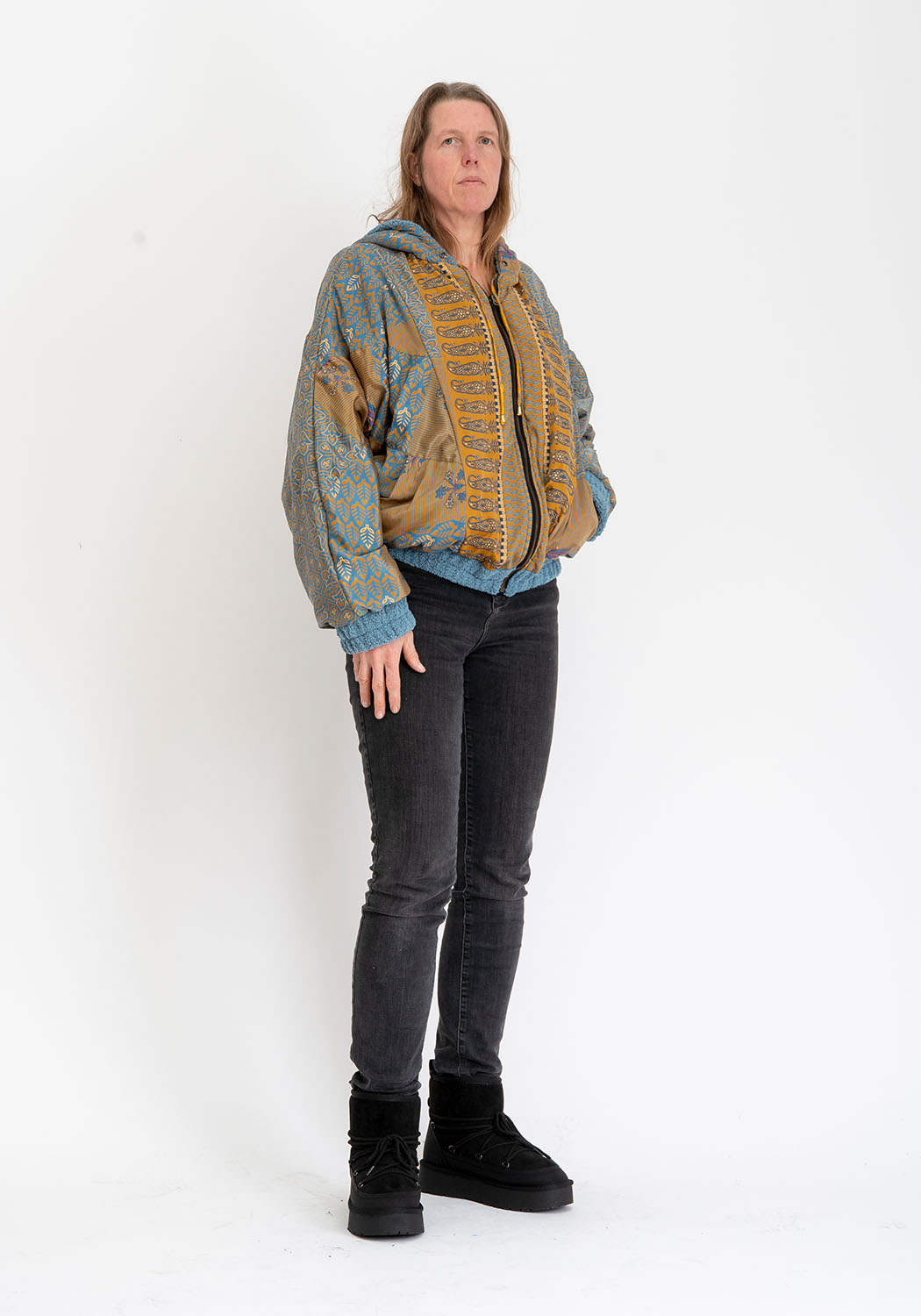 Blaue Teddy-Wendejacke – Senf-Ornament-Sari