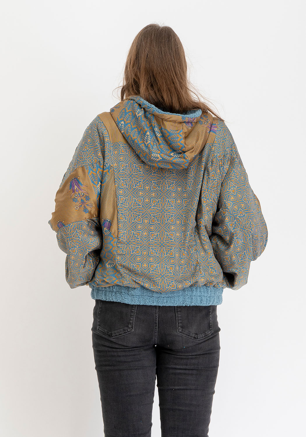 Blaue Teddy-Wendejacke – Senf-Ornament-Sari