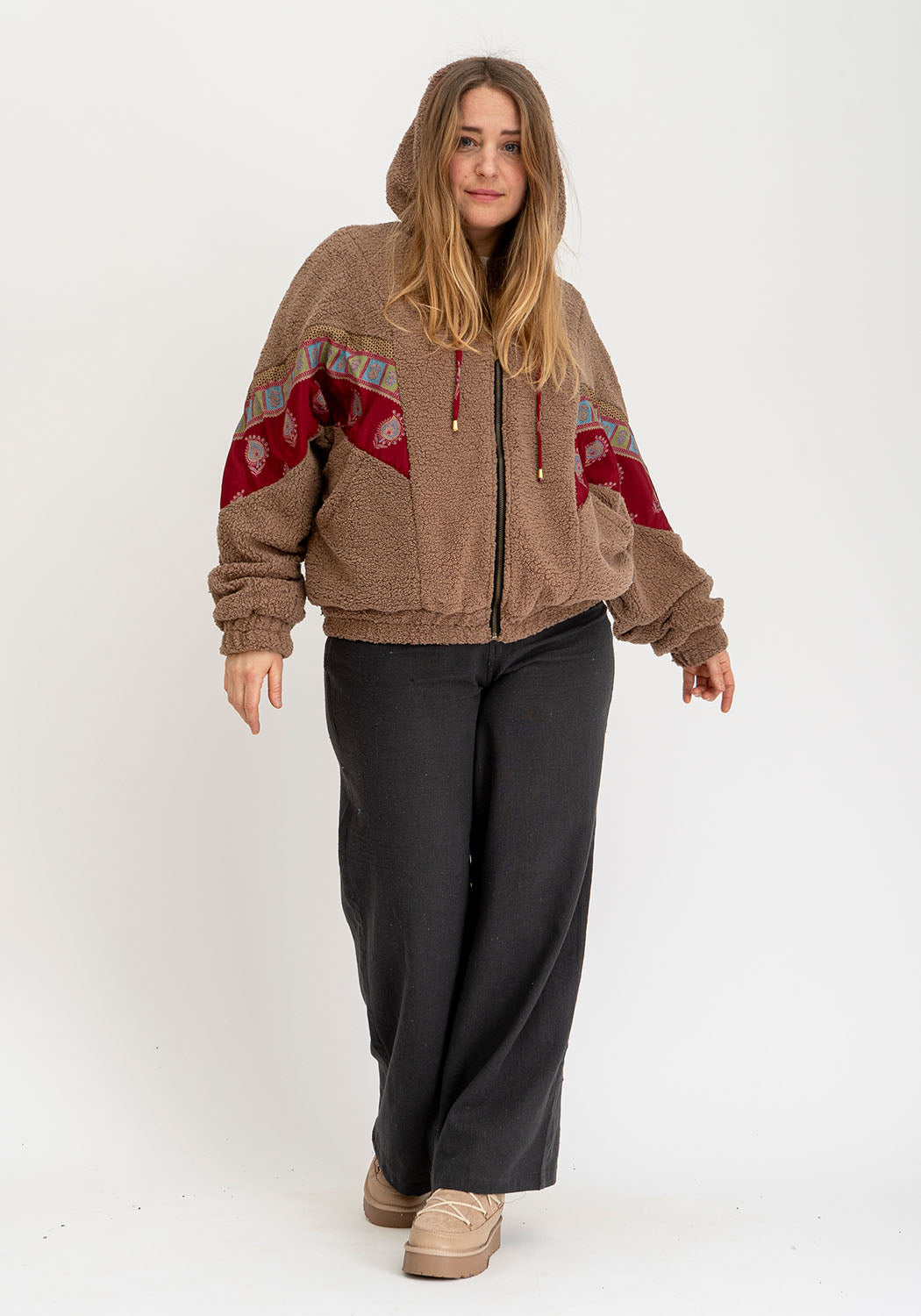 Camel Teddy Wendbare Oversize Jacke mit Sari Kontrast