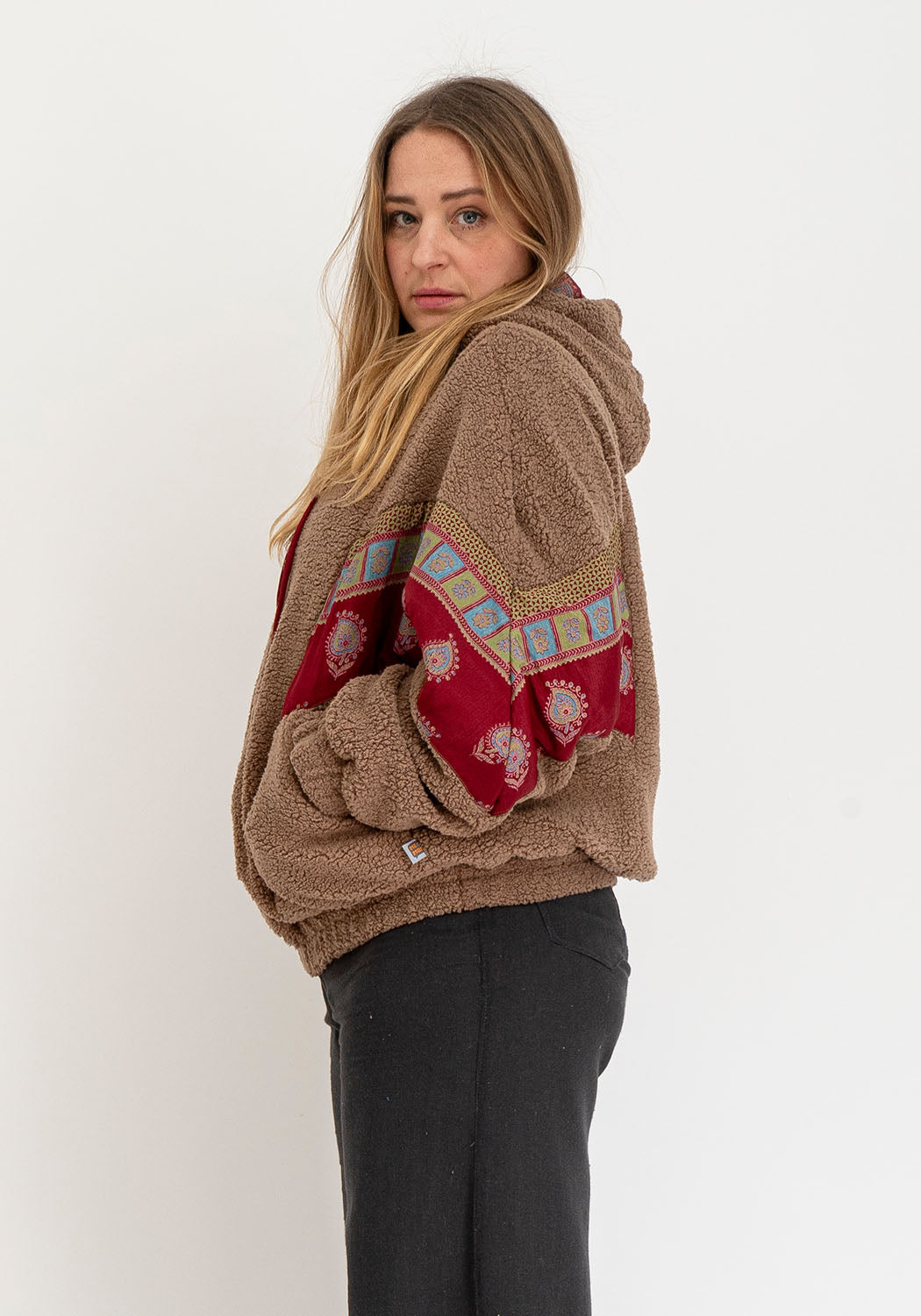 Camel Teddy Wendbare Oversize Jacke mit Sari Kontrast