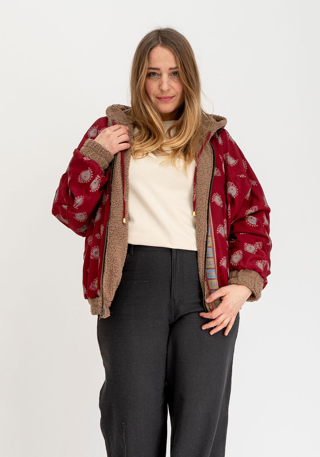 Camel Teddy Wendbare Oversize Jacke mit Sari Kontrast