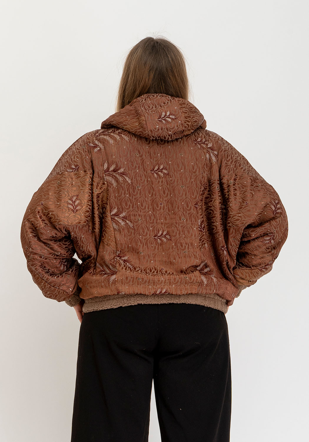 Wendbare Camel Teddyjacke mit Vintage Sari Einsätzen