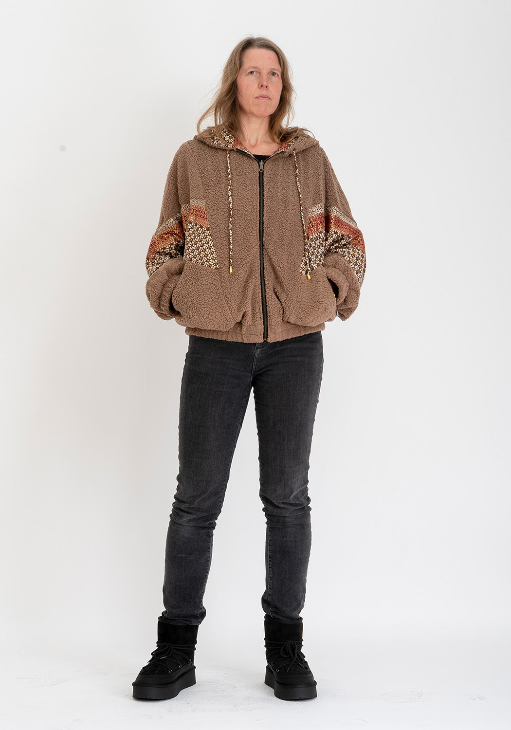 Camel Wendbare Teddyjacke mit Ausdrucksstarkem Sari