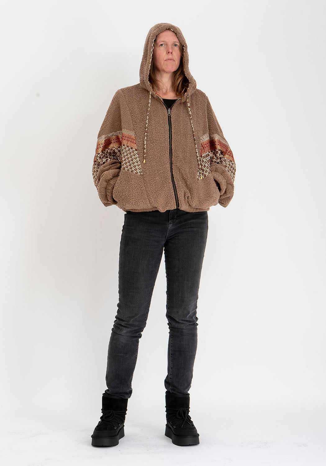 Camel Wendbare Teddyjacke mit Ausdrucksstarkem Sari