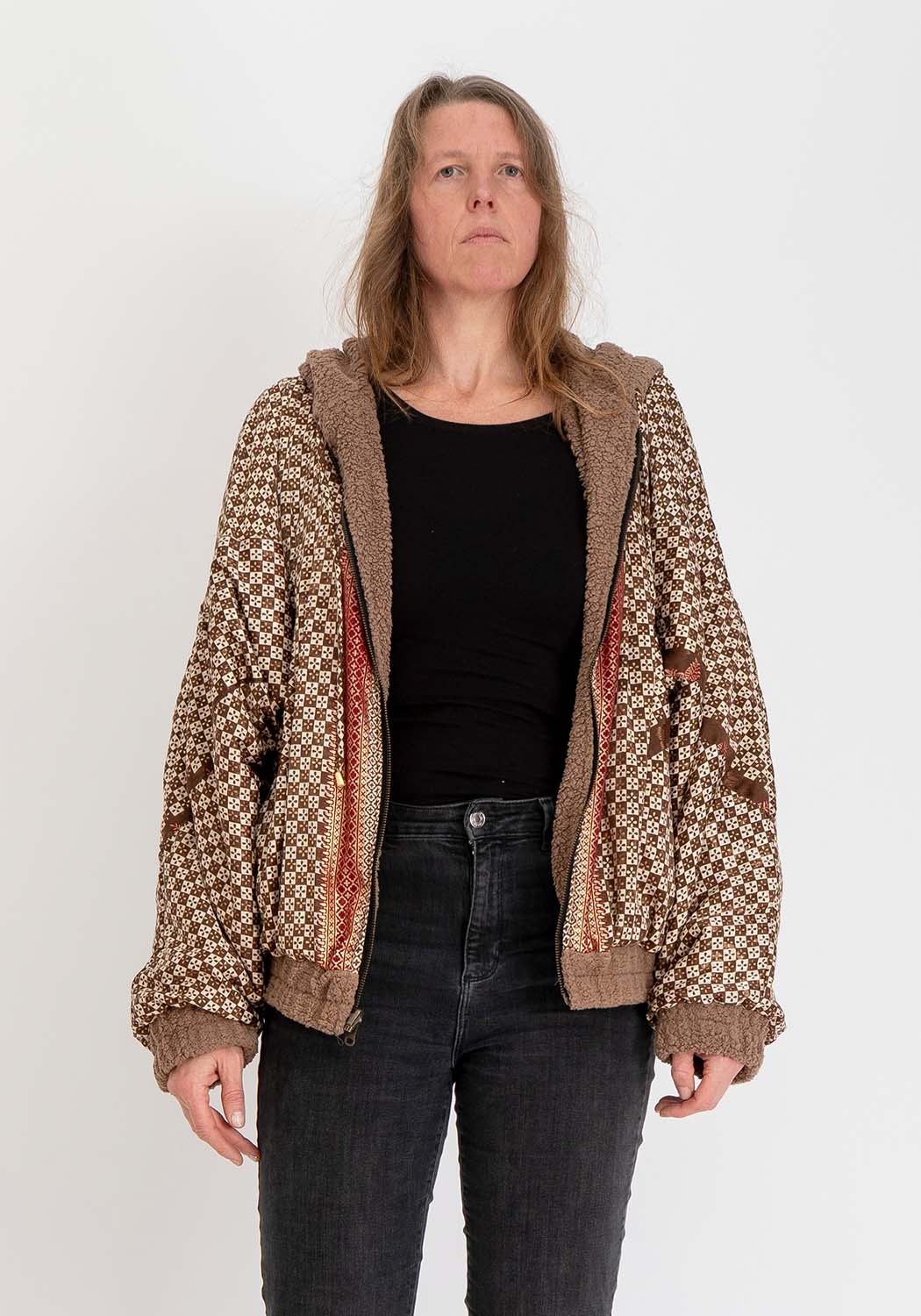 Camel Wendbare Teddyjacke mit Ausdrucksstarkem Sari
