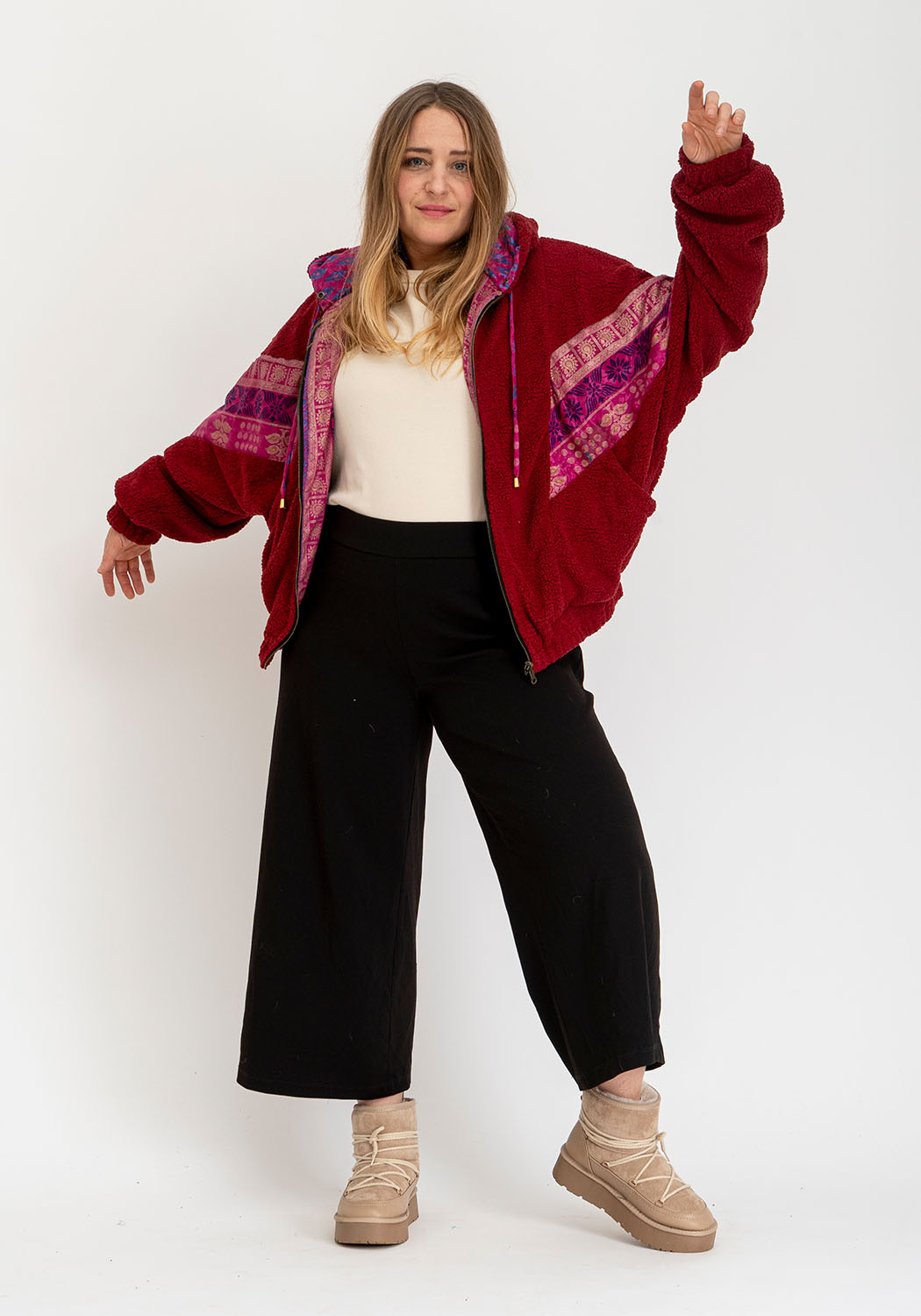 Dunkelrote Oversize Teddyjacke im Wendestil