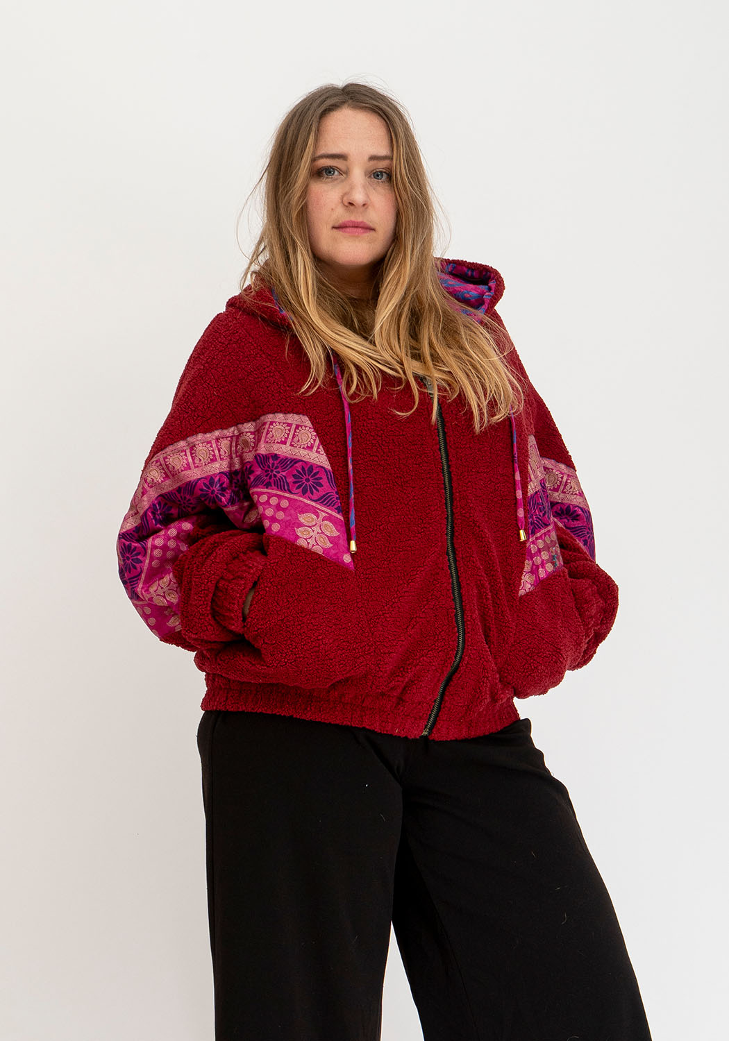 Dunkelrote Oversize Teddyjacke im Wendestil