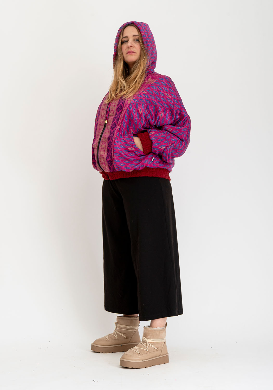 Dunkelrote Oversize Teddyjacke im Wendestil
