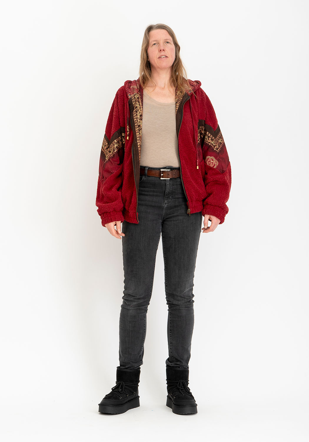 Dunkelrote Teddyjacke wendbar mit Oversize-Passform