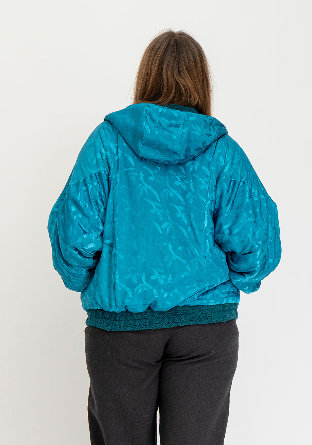 Oversize Teddyjacke mit Petrol-Basis und Sari-Kontrast