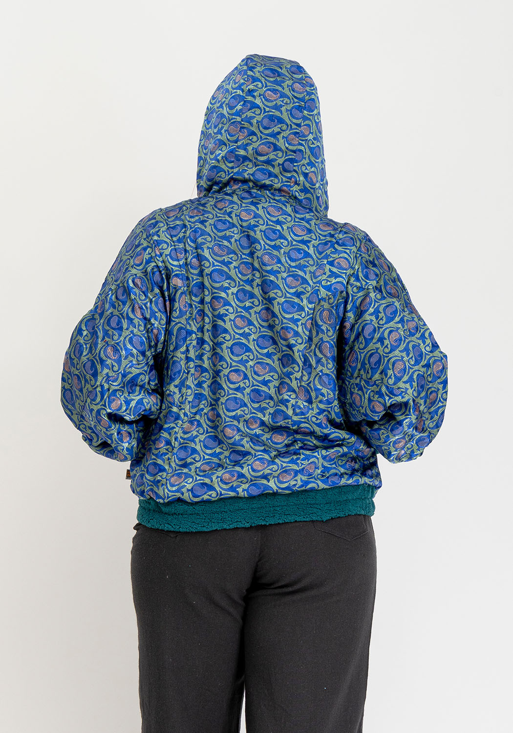 Wendbare Teddyjacke in Petrol mit Ausdrucksstarken Sari-Panels
