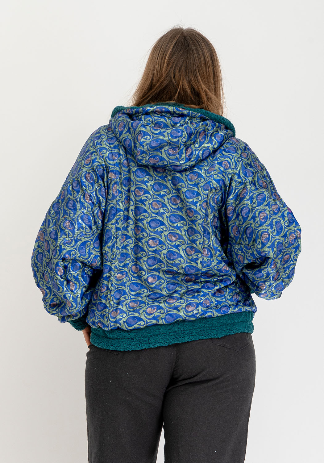 Wendbare Teddyjacke in Petrol mit Ausdrucksstarken Sari-Panels