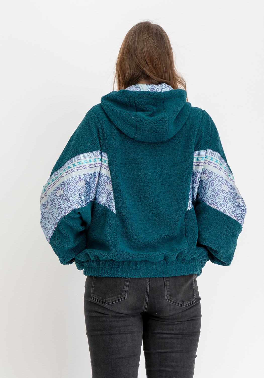 Petrol Teddyjacke mit Markanten Sari-Details