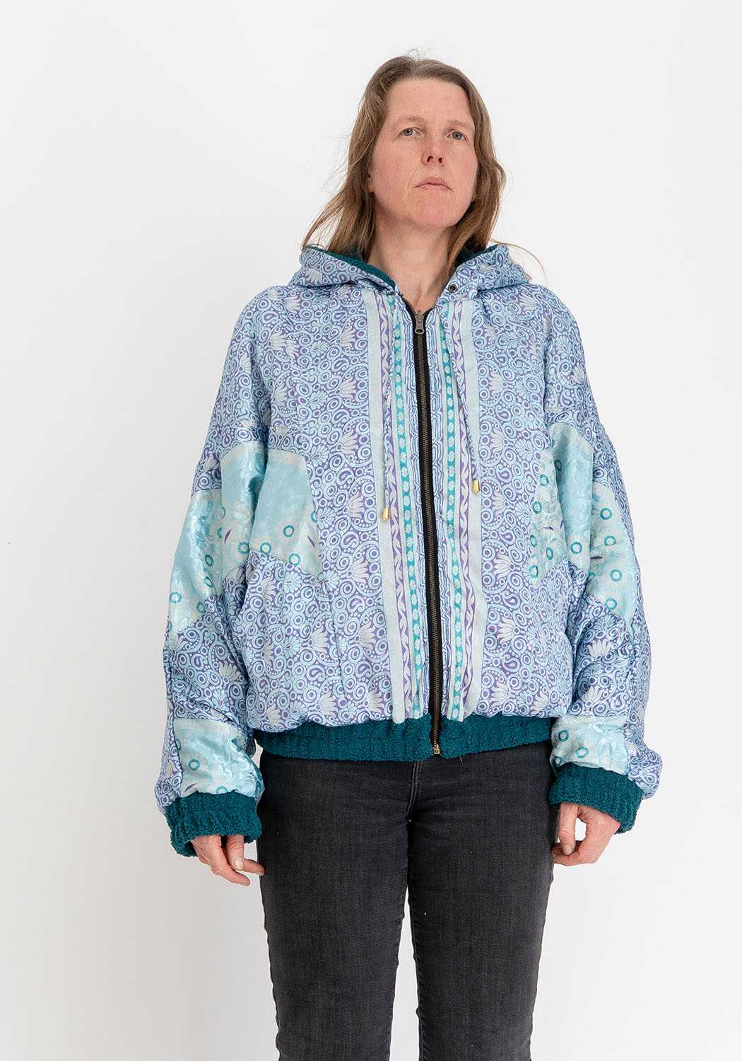 Petrol Teddyjacke mit Markanten Sari-Details