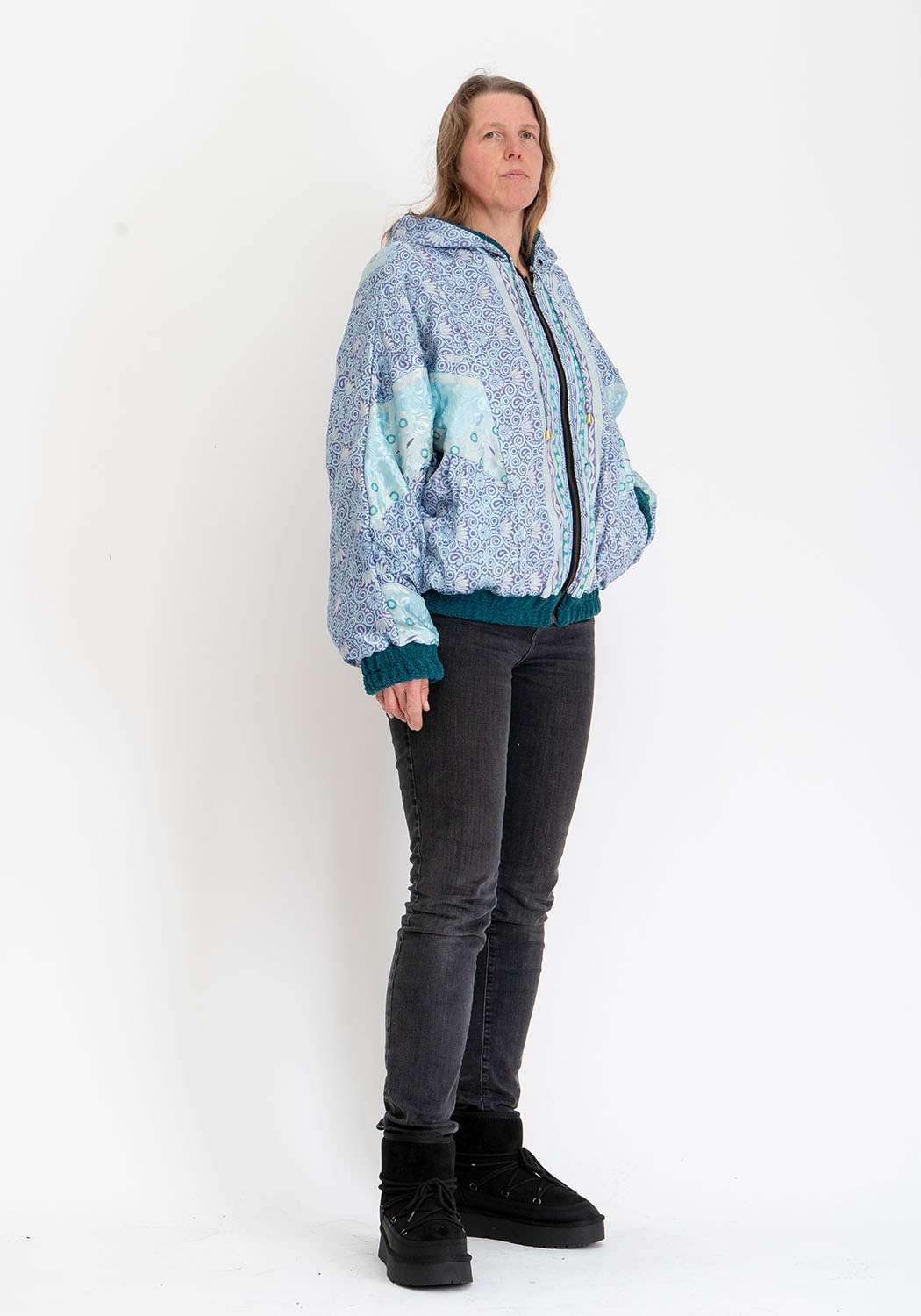 Petrol Teddyjacke mit Markanten Sari-Details