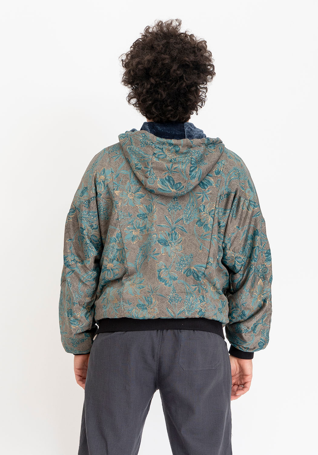 Wendbare Samtjacke in Grau mit Sari-Paneelen