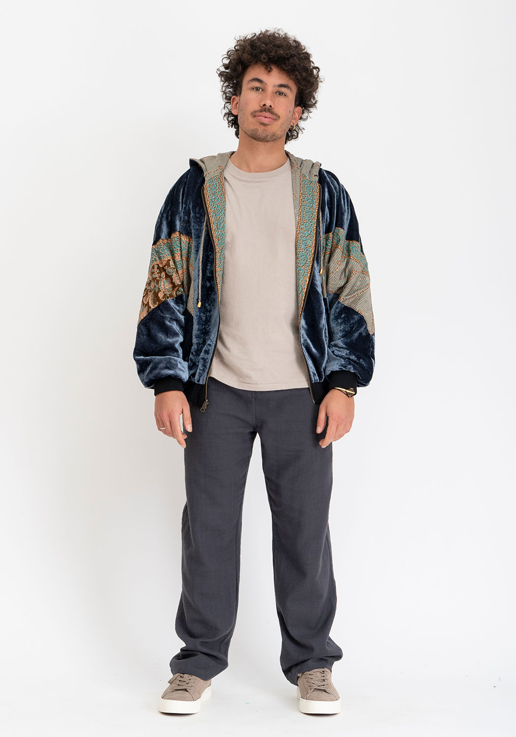 Graue Wendejacke aus Samt mit Vintage-Sari