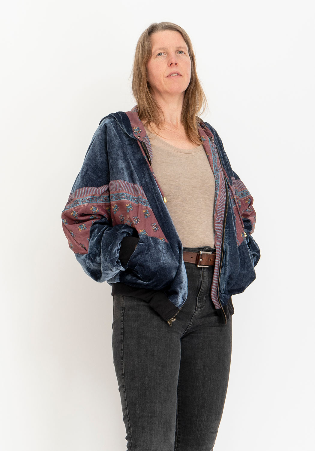 Urban inspirierte graue Samt Wendejacke