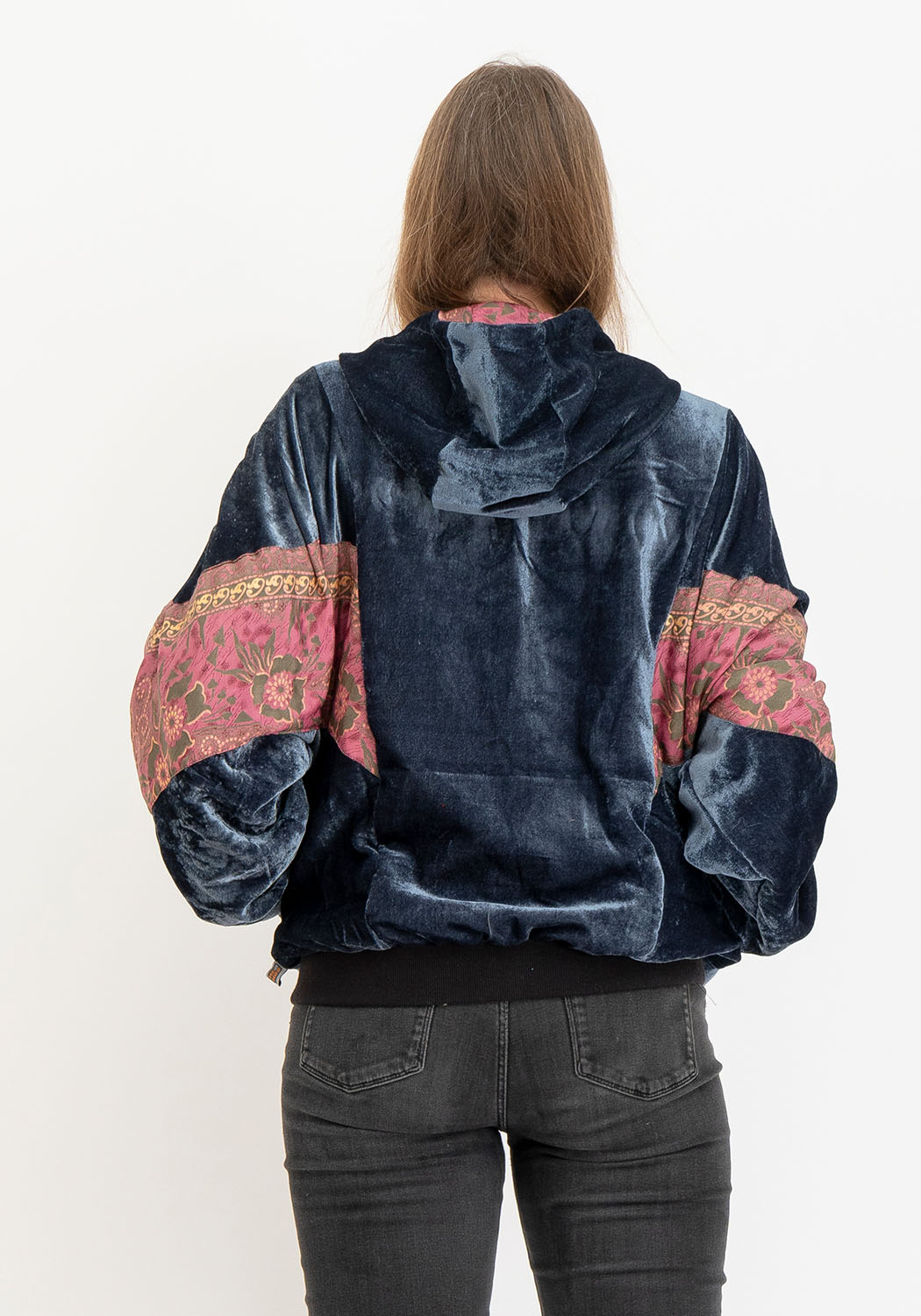 Lässige graue Samtjacke mit Sari-Rückseite