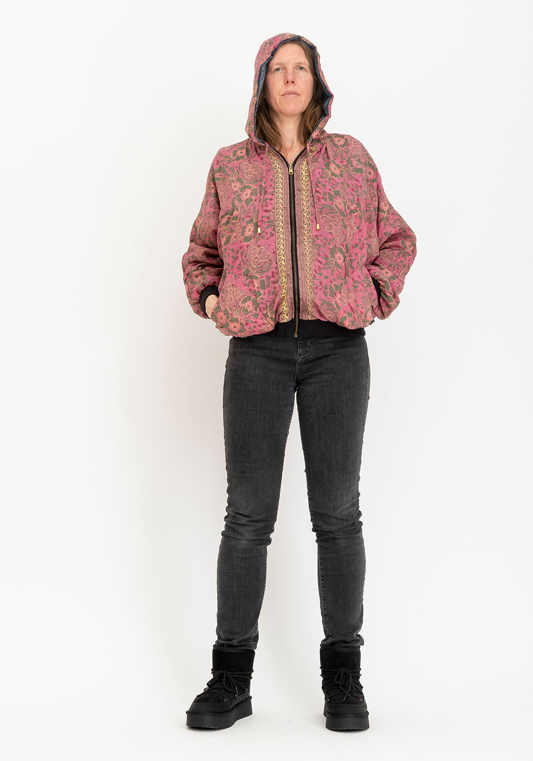 Lässige graue Samtjacke mit Sari-Rückseite