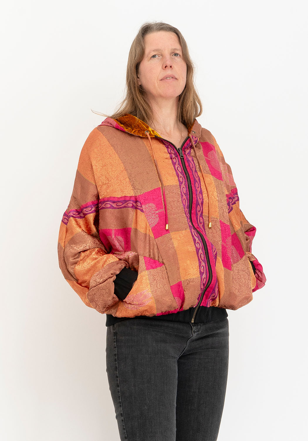 Samtjacke in Senf, wendbar mit Sari-Paneelen und Kapuze