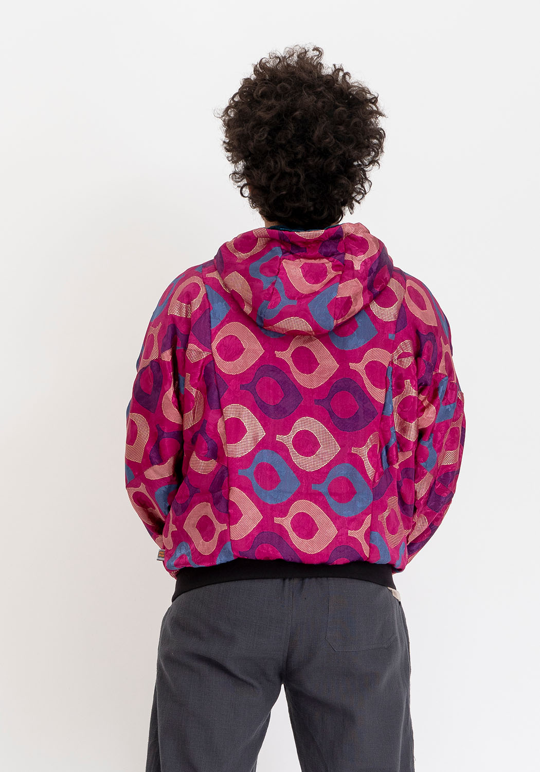 Wendbare Samtjacke petrol – Kapuze &amp; Sari mit Magenta-Kreisen