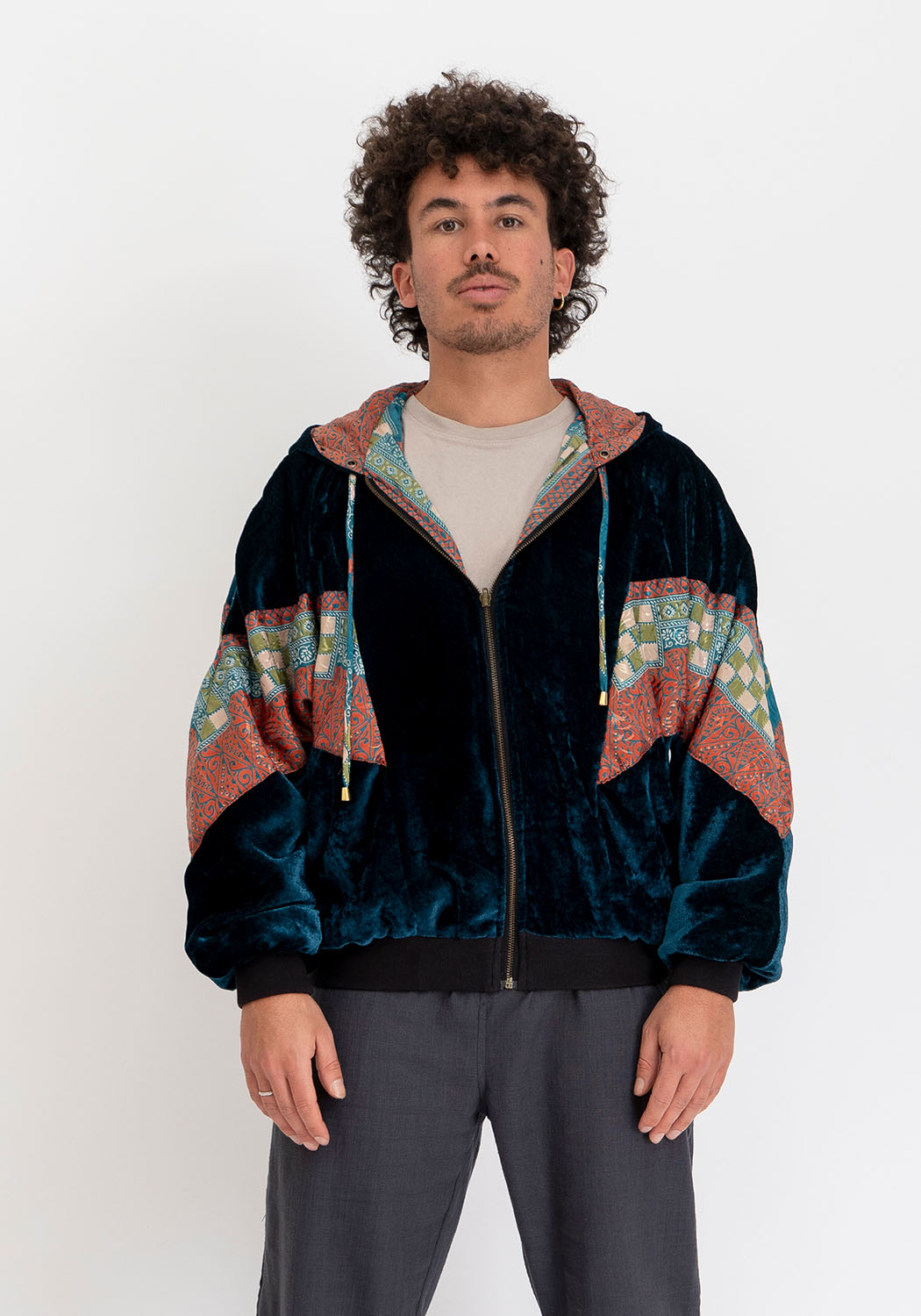 Samtjacke petrol wendbar – Türkis-Patchwork-Sari