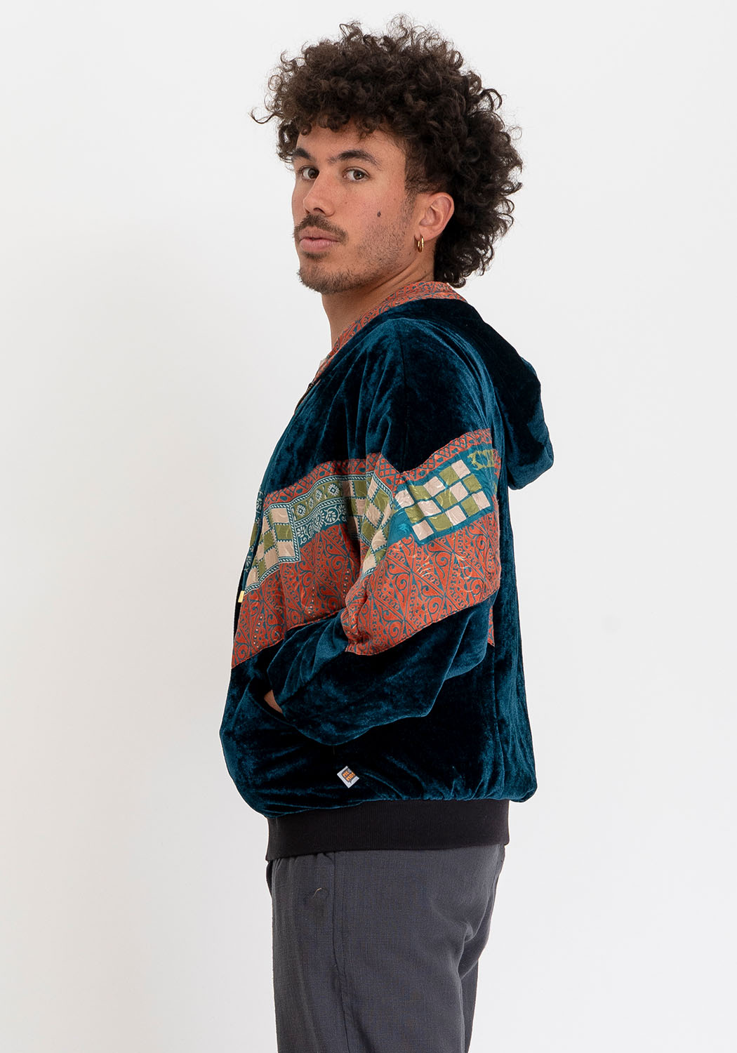 Samtjacke petrol wendbar – Türkis-Patchwork-Sari