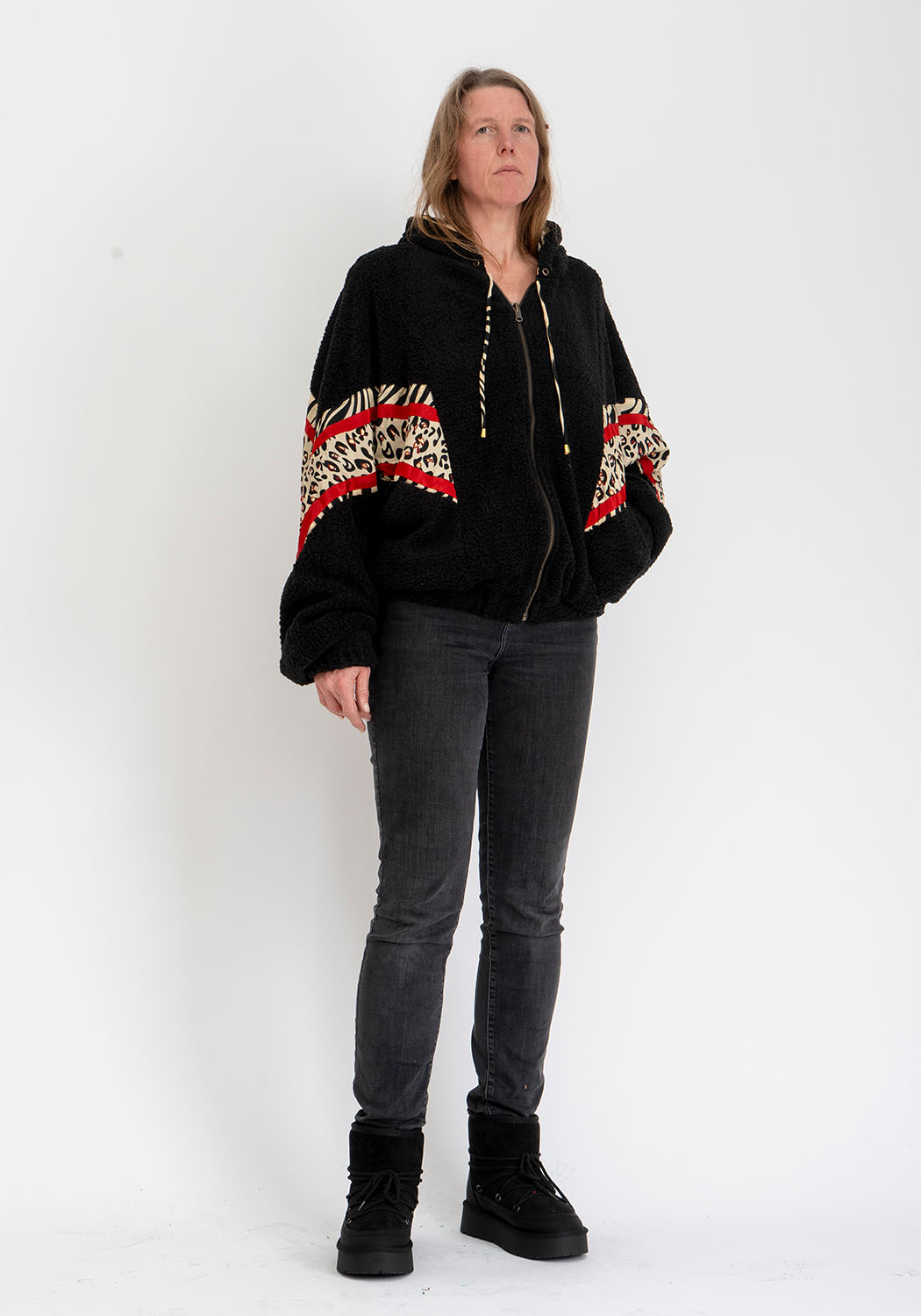 Schwarze Oversize Teddyjacke mit Kapuze und Zebra Print