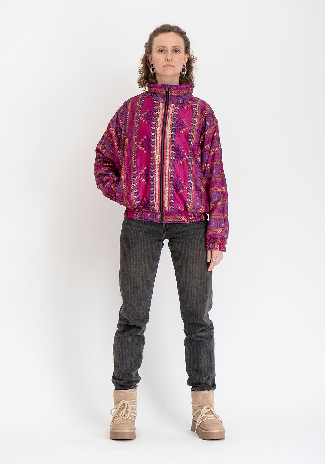 Smaragd-goldene ornamentale wendbare Bomberjacke aus Vintage-Sari